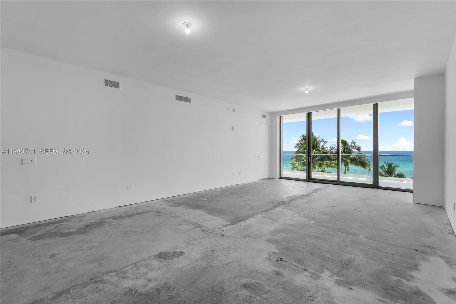 18975 Collins Ave 302 Property Photo 10