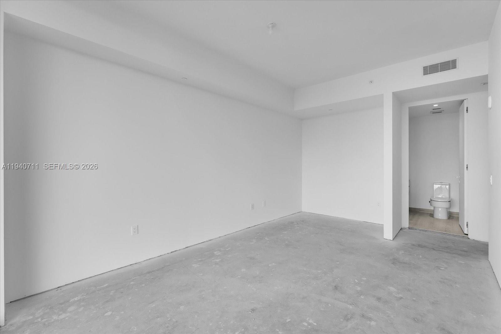 18975 Collins Ave 302 Property Photo 30