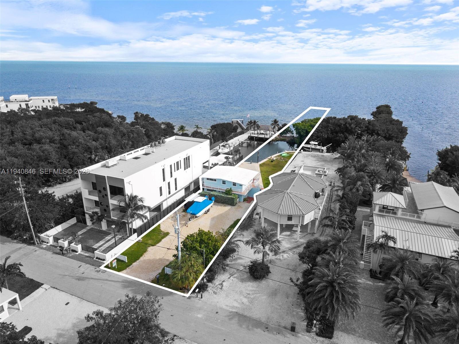 127 Seaside Ave Property Photo 2