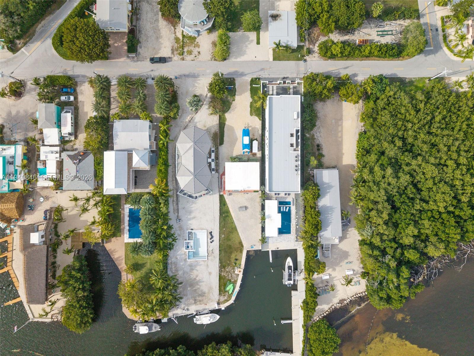 127 Seaside Ave Property Photo 5