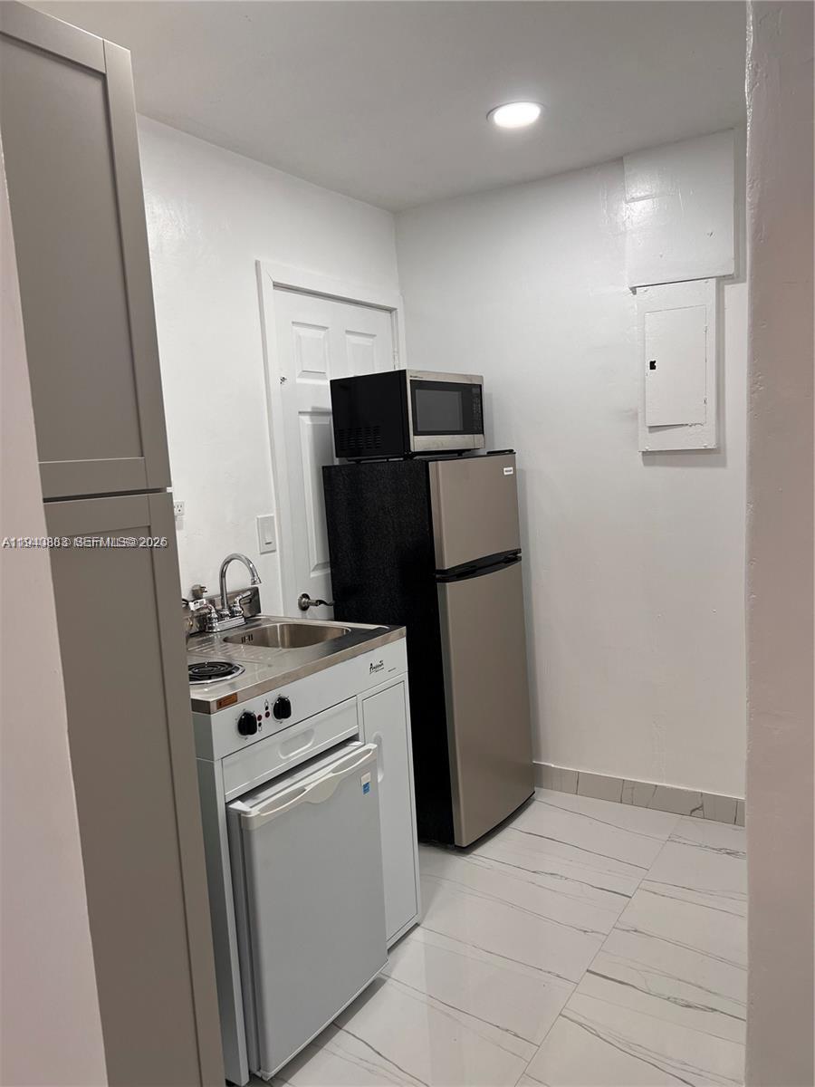 A11940883 Property Photo 5