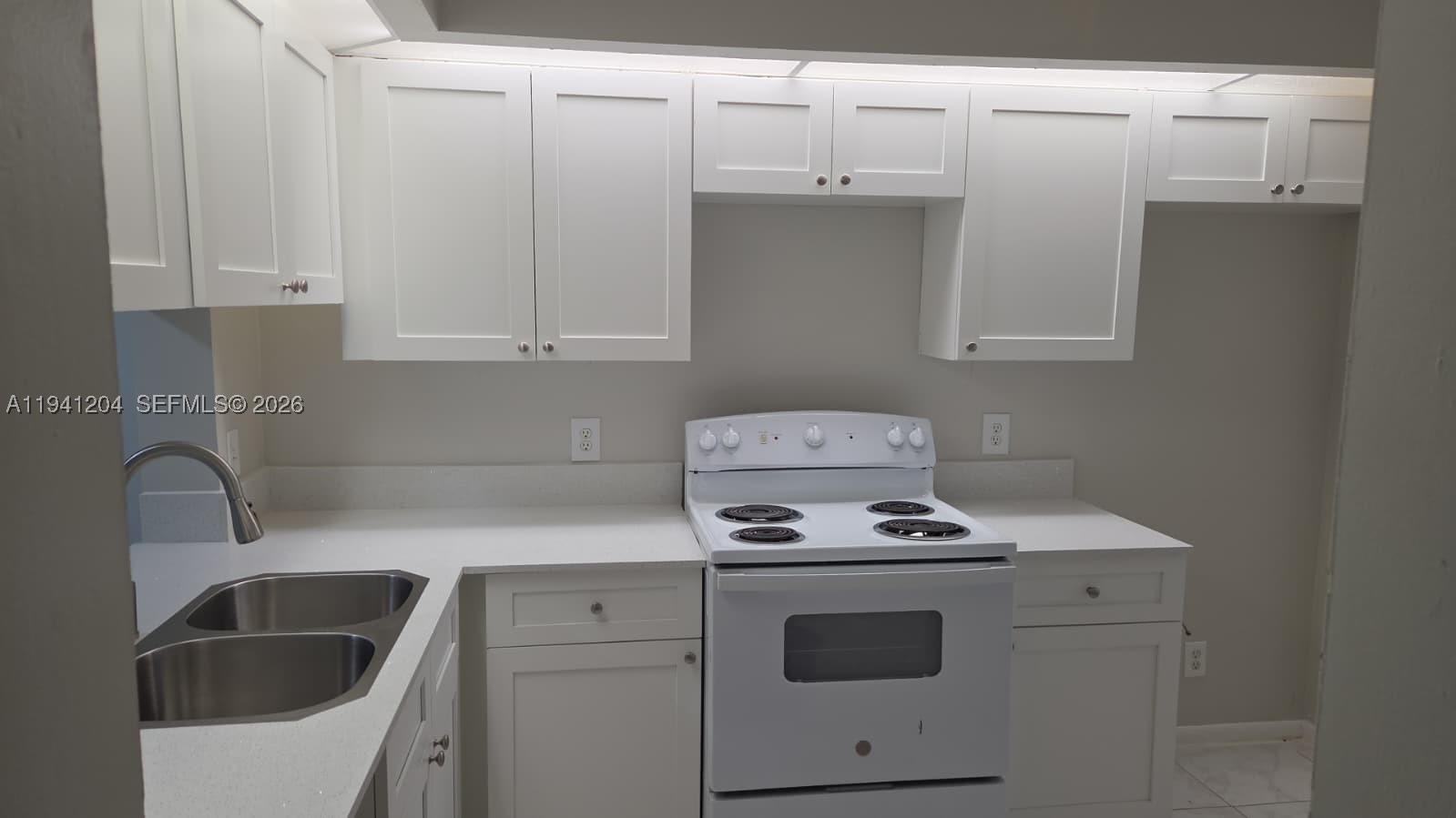 202 Lake Pointe Dr 204 Property Photo 1