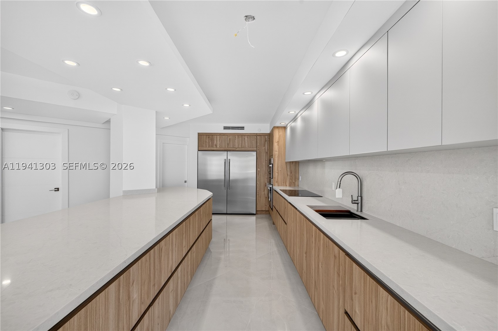 4000 Island Bl 2701 Property Photo 15
