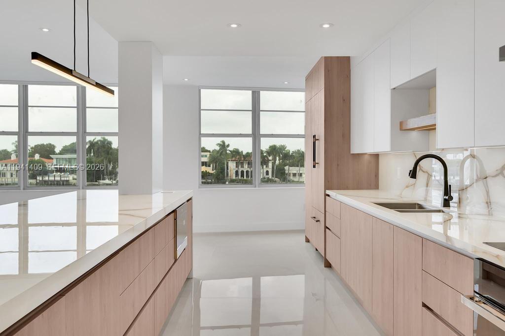 A11941409 Property Photo 2
