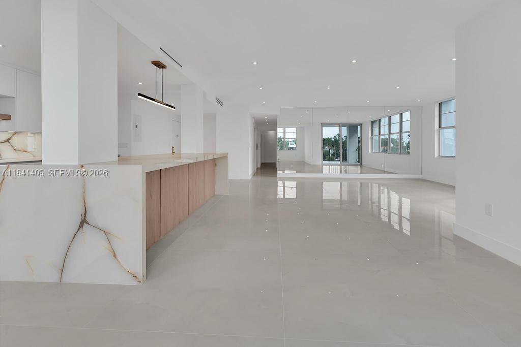 A11941409 Property Photo 6