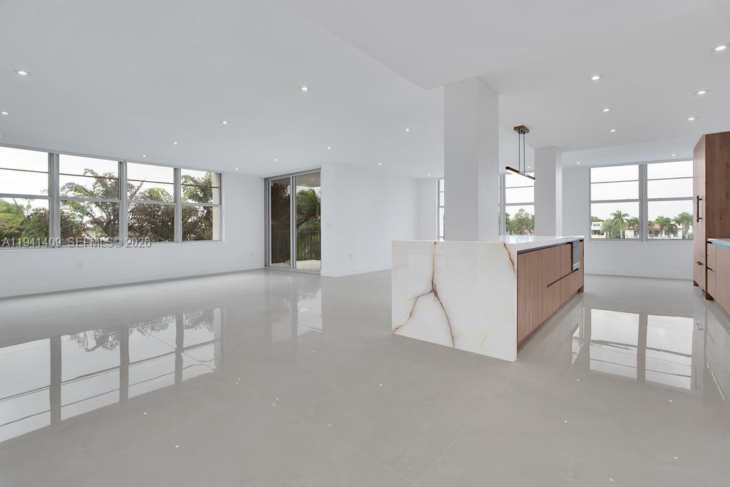 A11941409 Property Photo 8