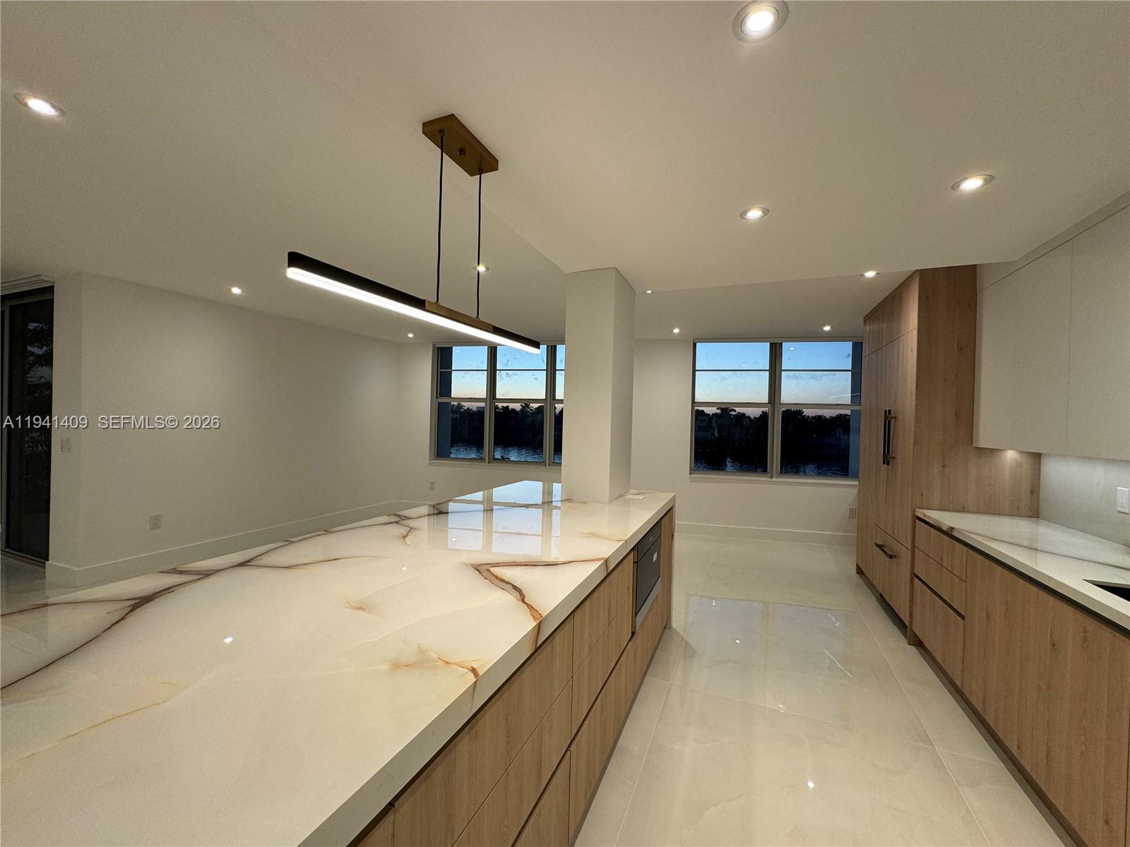 A11941409 Property Photo 14