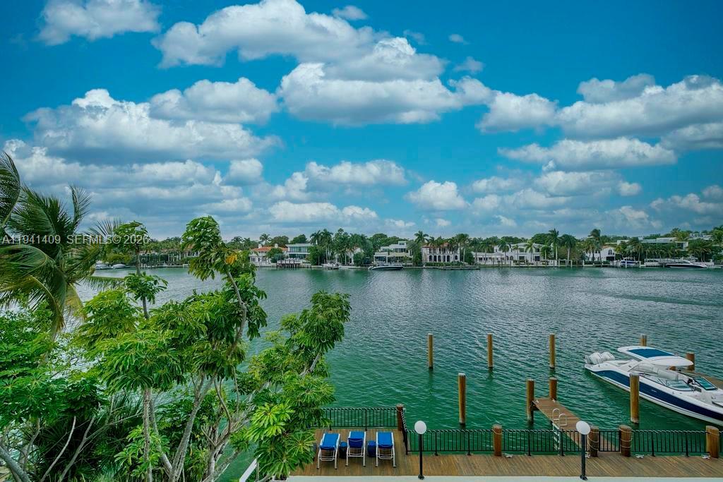 A11941409 Property Photo 17