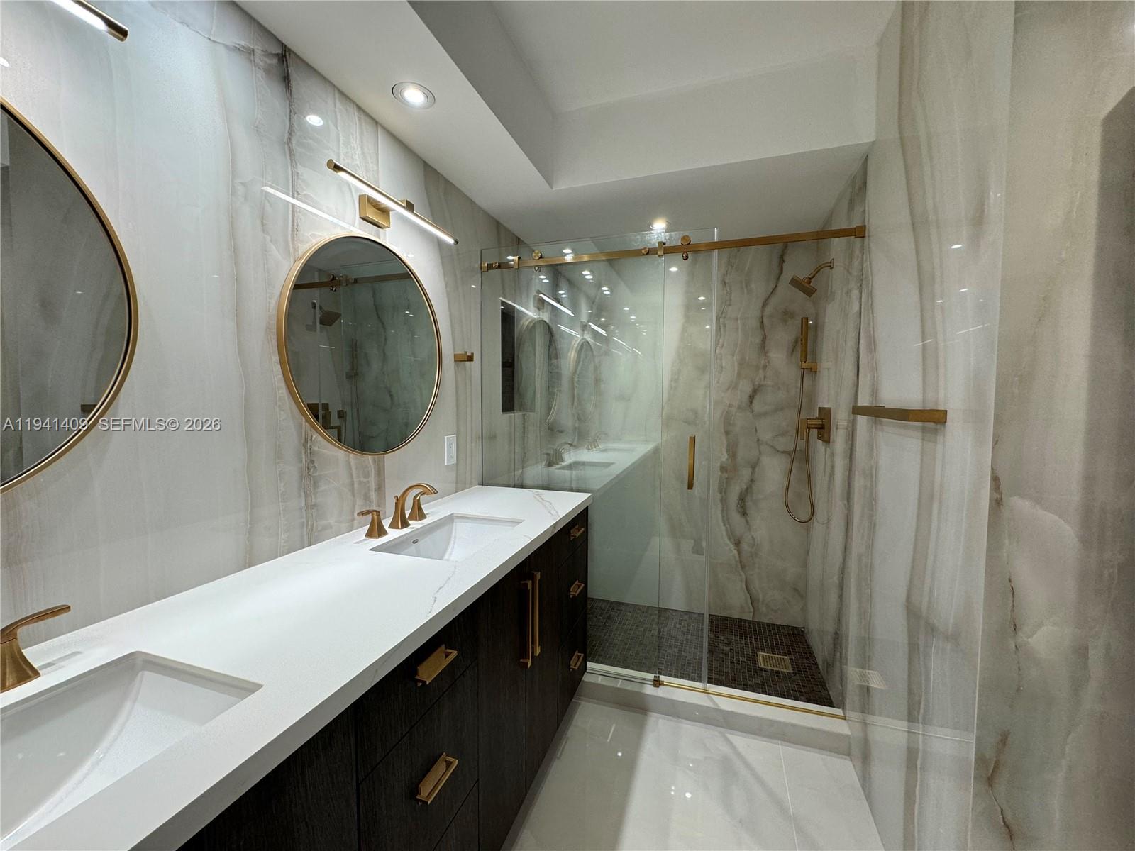 A11941409 Property Photo 33