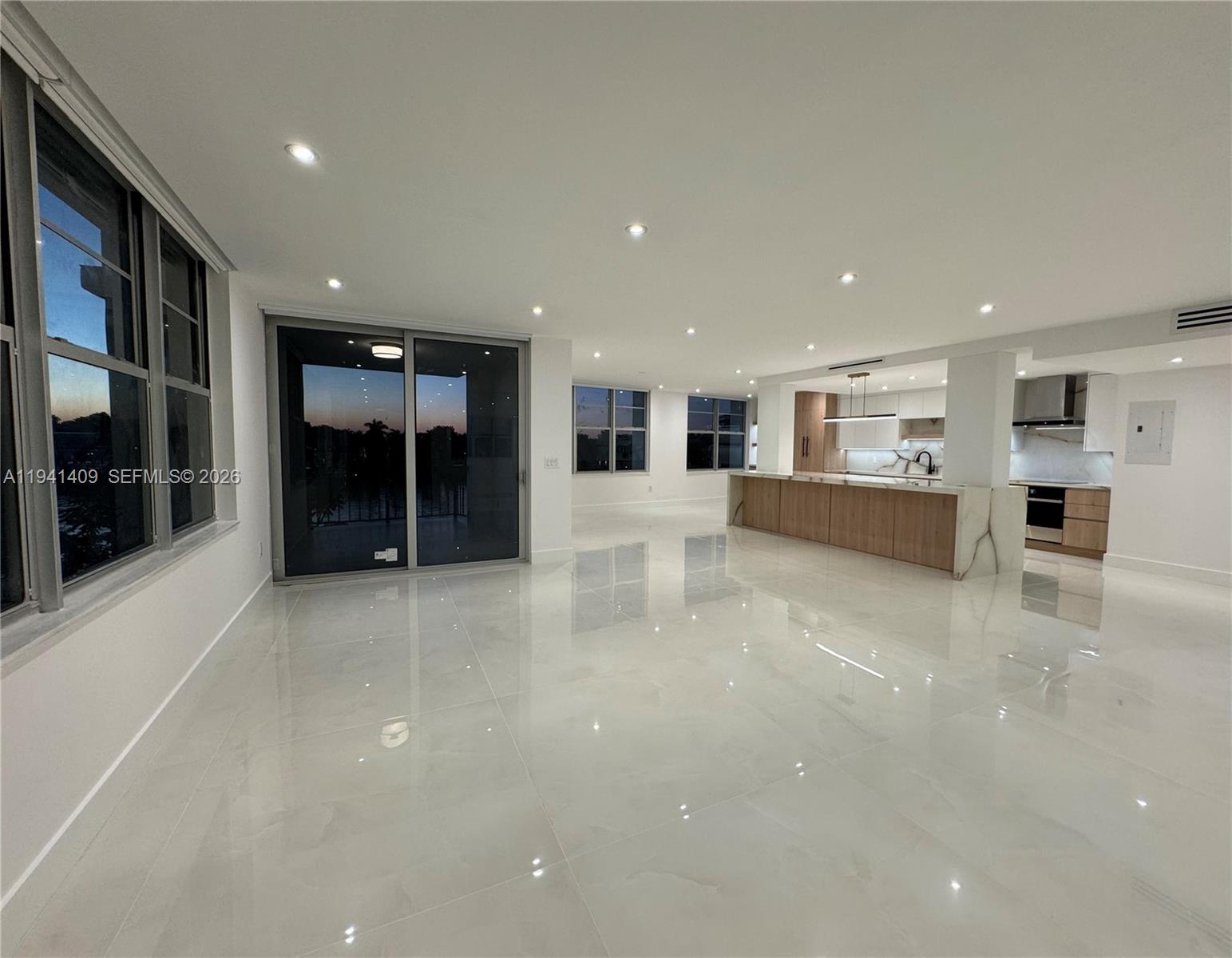 A11941409 Property Photo 40