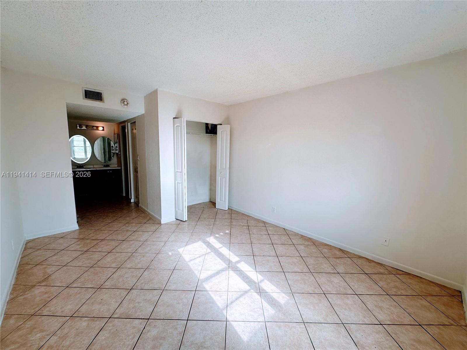 4364 Nw 9th Ave 16-3f Property Photo 6