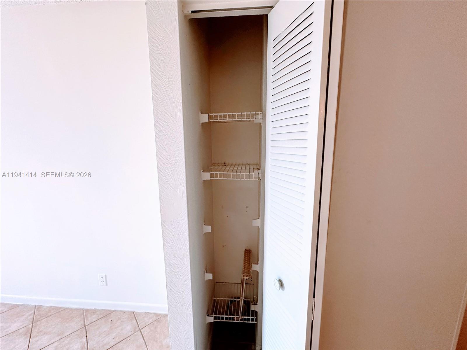 4364 Nw 9th Ave 16-3f Property Photo 8