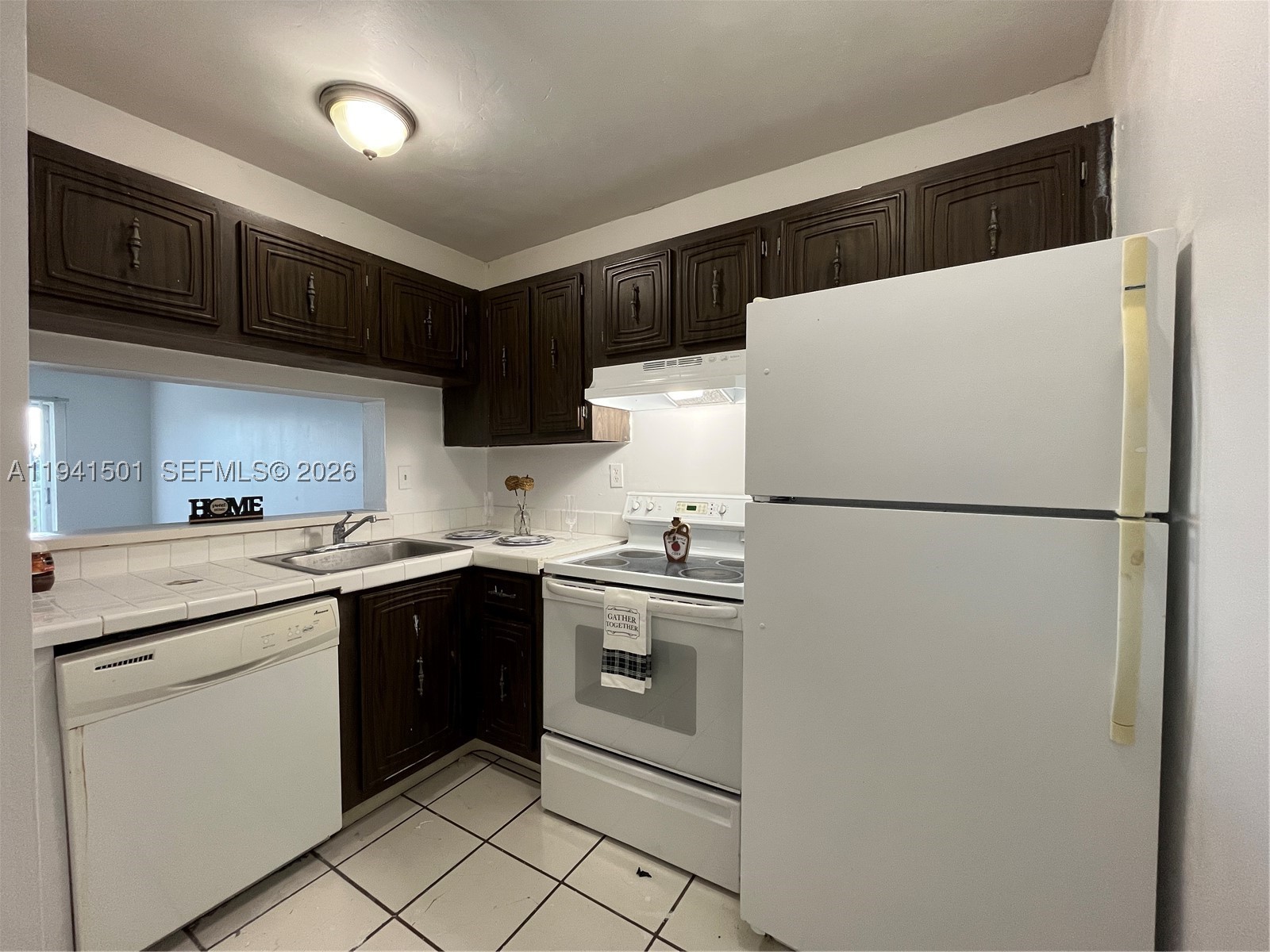 492 Nw 165th St Rd C-611 Property Photo 5