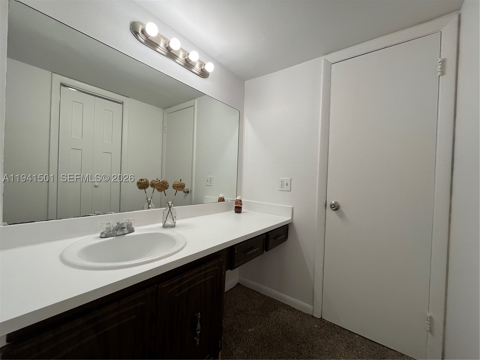 492 Nw 165th St Rd C-611 Property Photo 10
