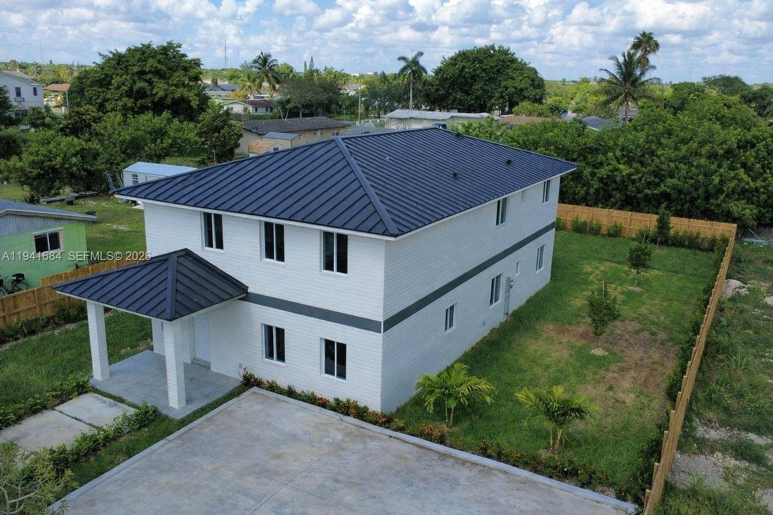 722 Nw 6 Ct Property Photo 4