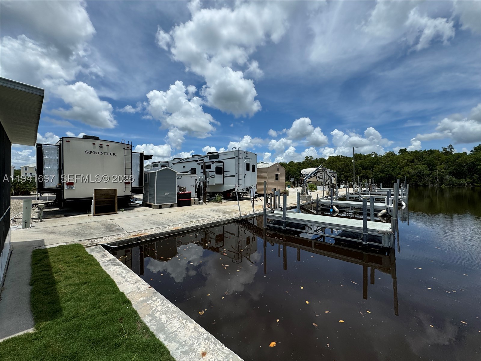 675 S Copeland Ave S Property Photo 1