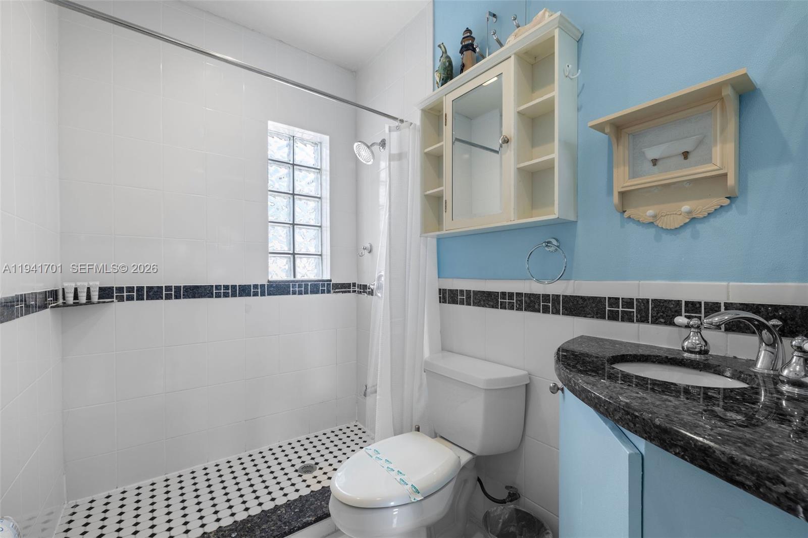 1908 N Ocean Dr 13a Property Photo 15