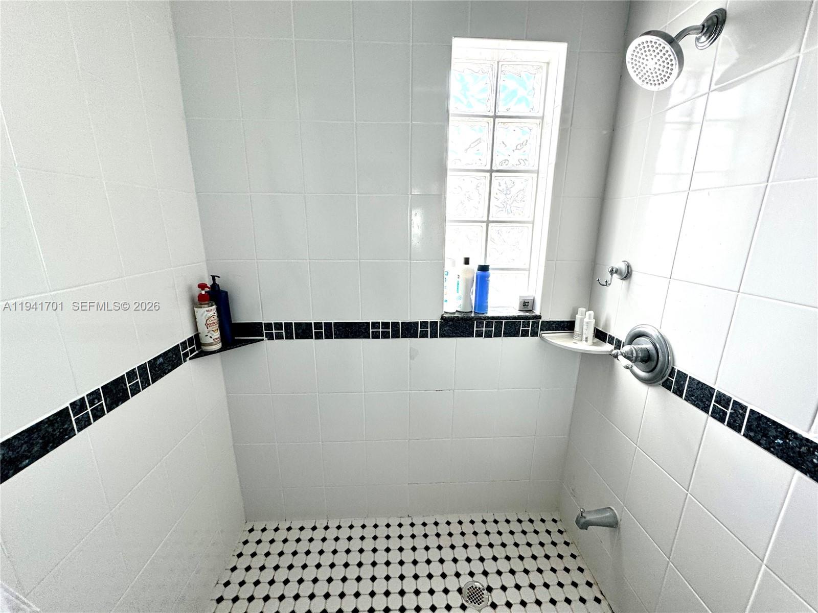 1908 N Ocean Dr 13a Property Photo 17