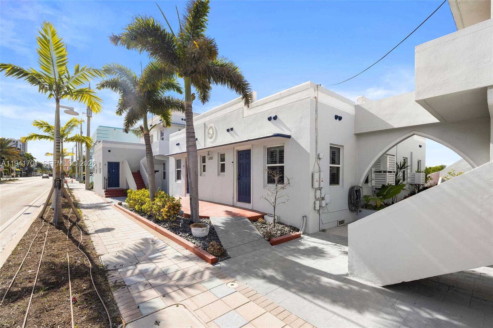 1908 N Ocean Dr 13a Property Photo 31
