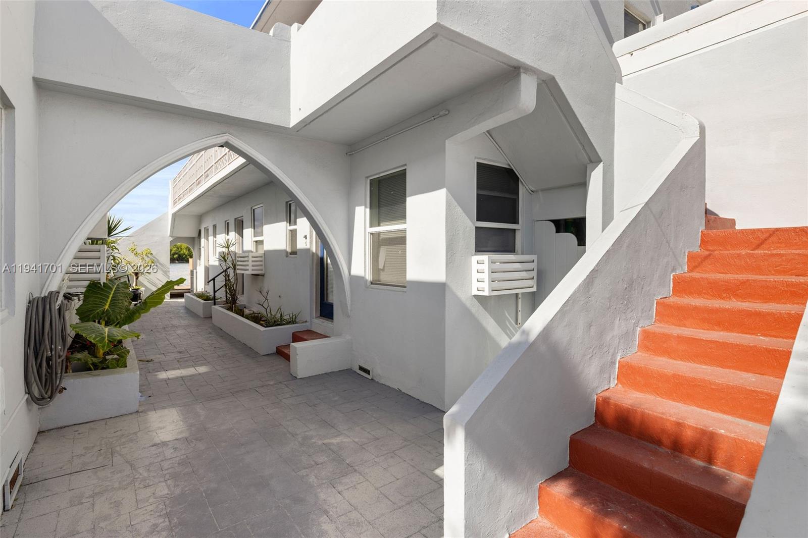 1908 N Ocean Dr 13a Property Photo 32