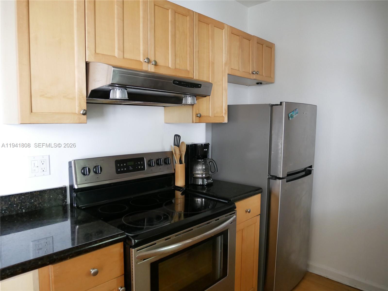 631 Euclid Ave 7 Property Photo 4