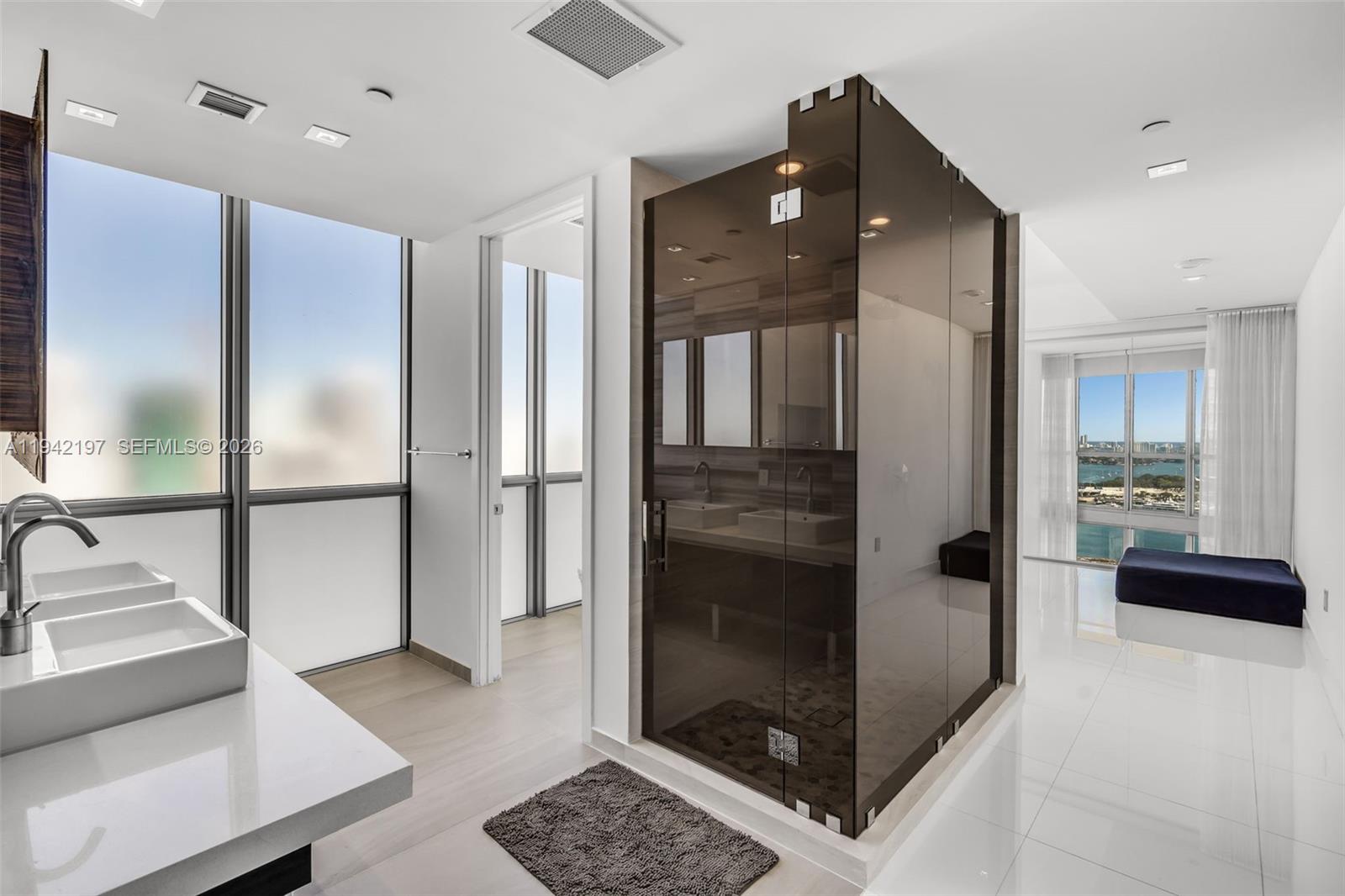 1100 Biscayne Blvd 2907 Property Photo 18