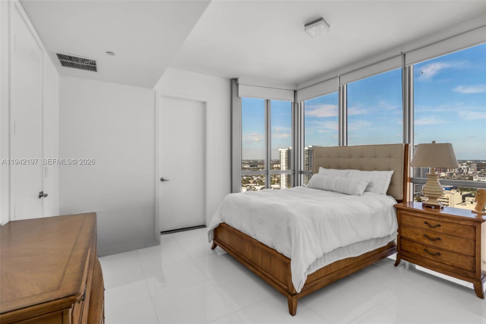 1100 Biscayne Blvd 2907 Property Photo 25