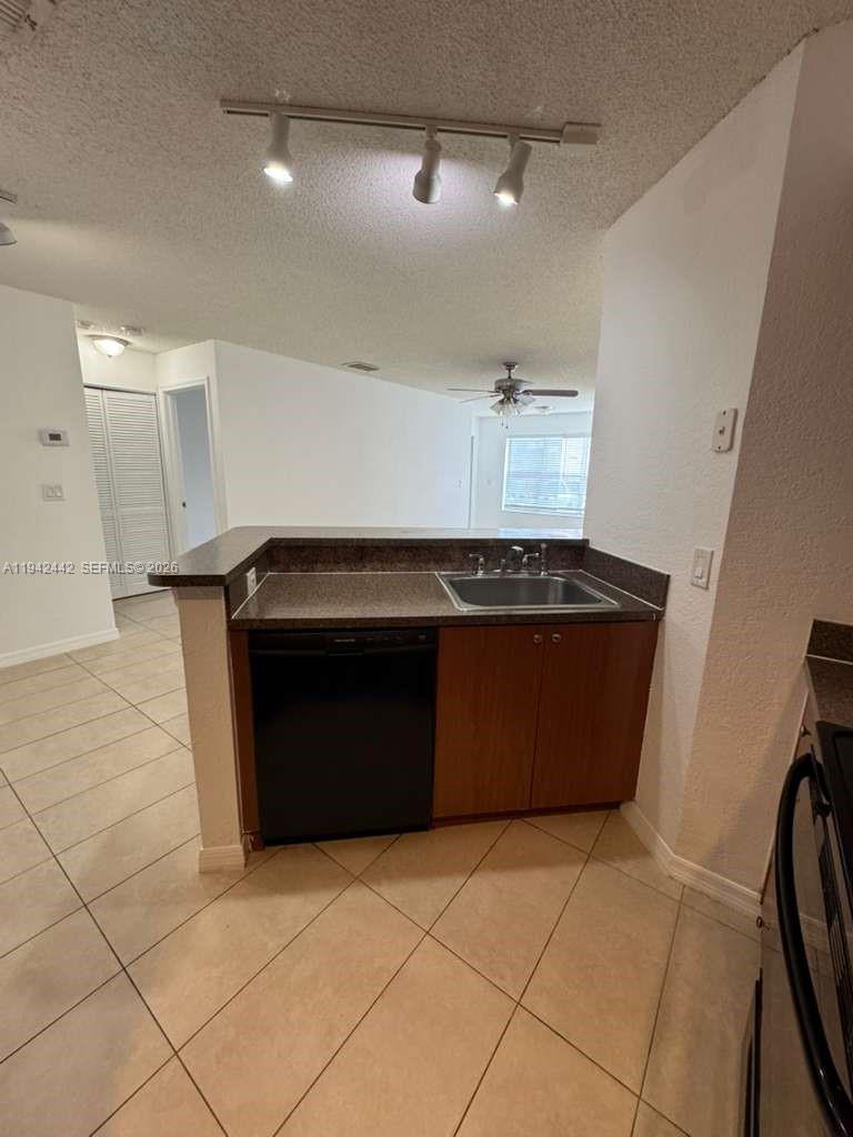 A11942442 Property Photo 2