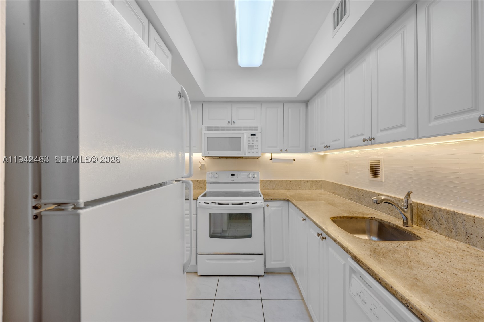 1200 West Ave 422 Property Photo 34
