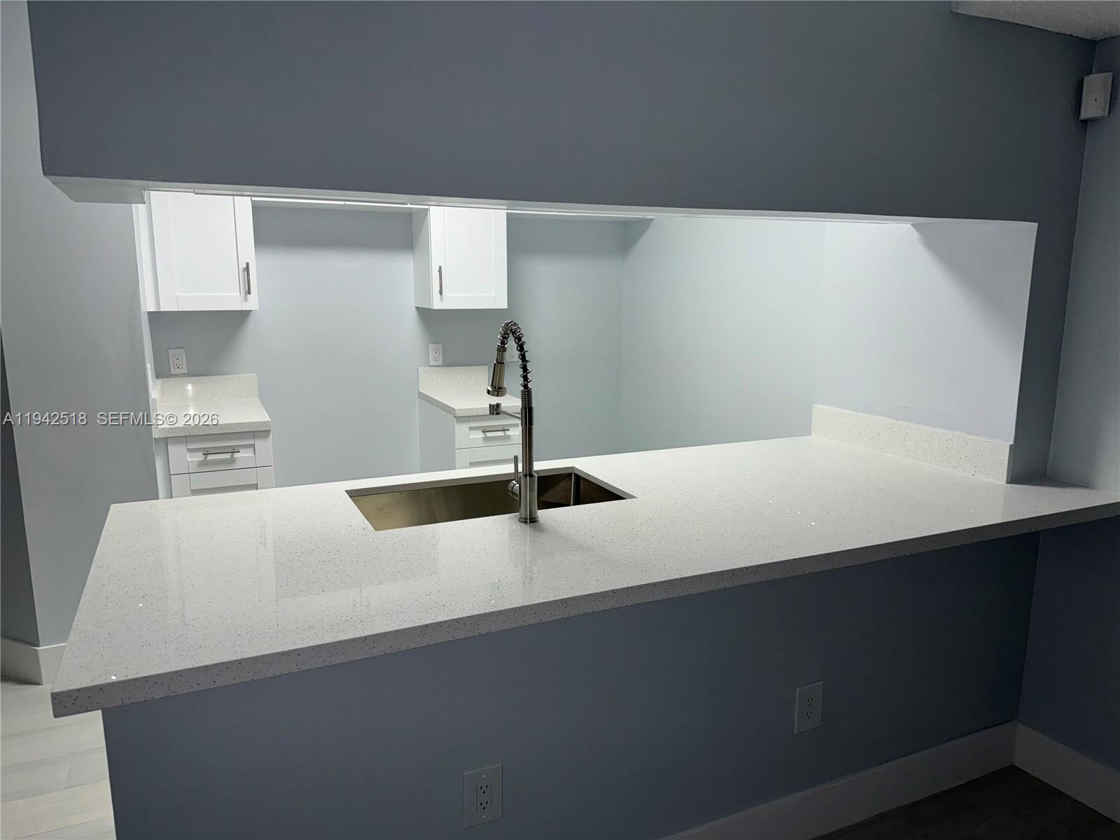 440 S Park Rd 4-207 Property Photo 6