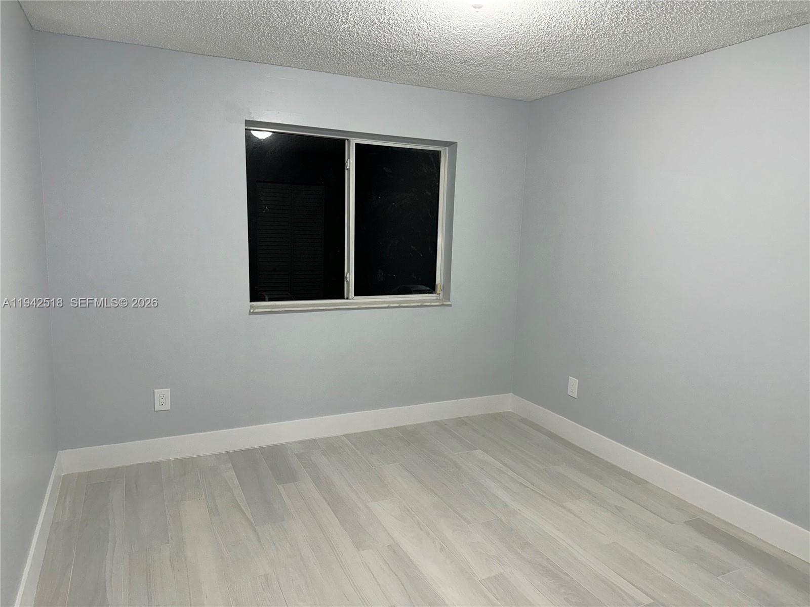 440 S Park Rd 4-207 Property Photo 12