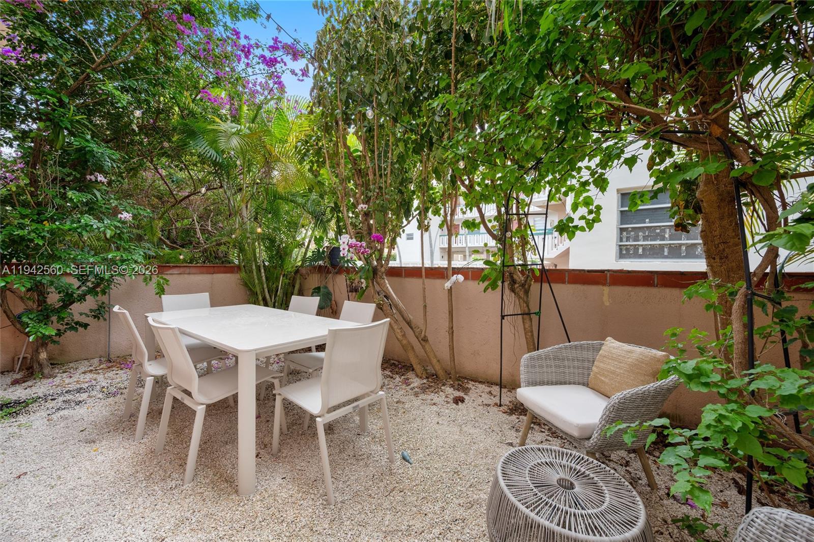 231 Majorca Ave C Property Photo 4
