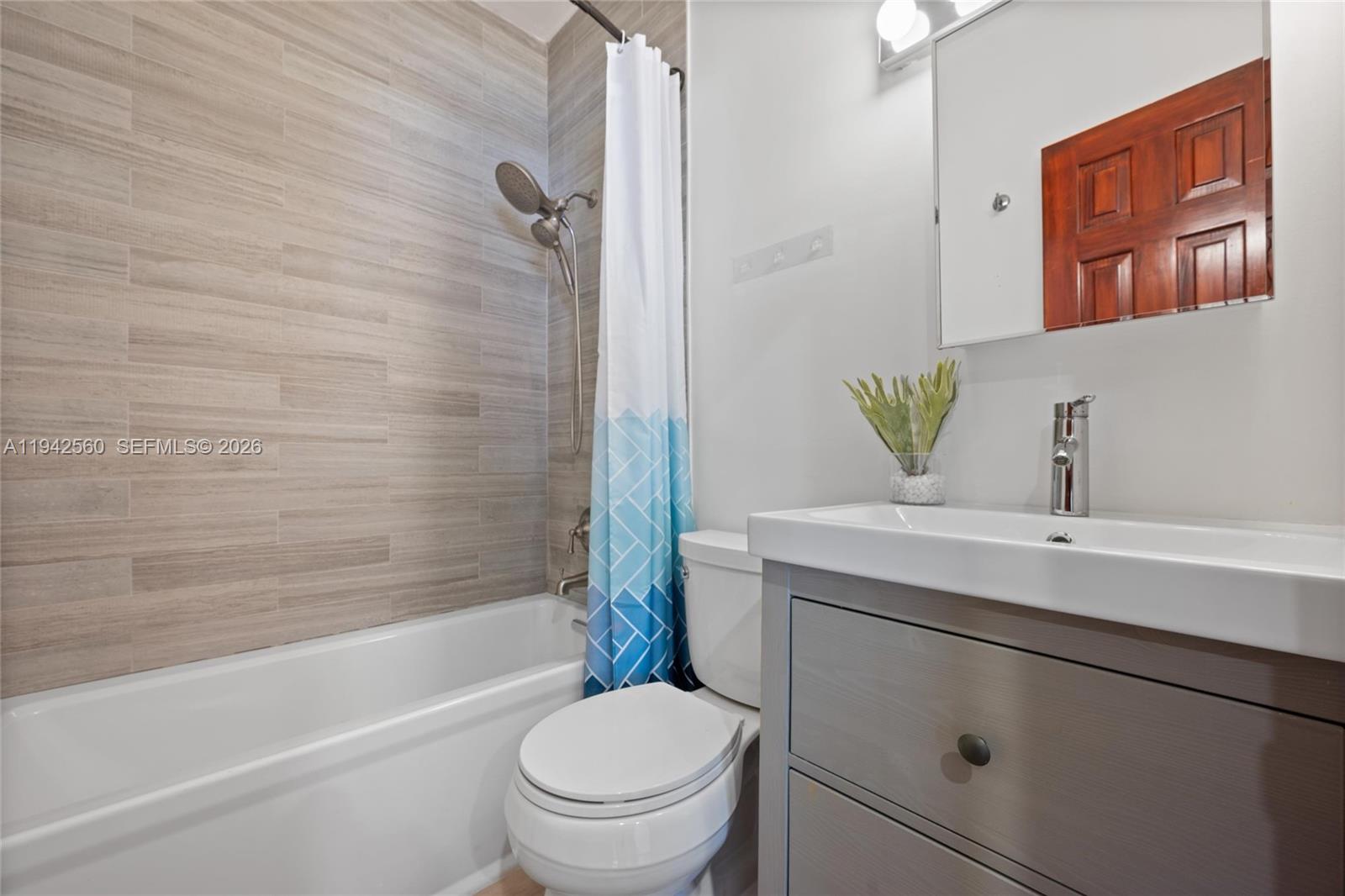 231 Majorca Ave C Property Photo 15