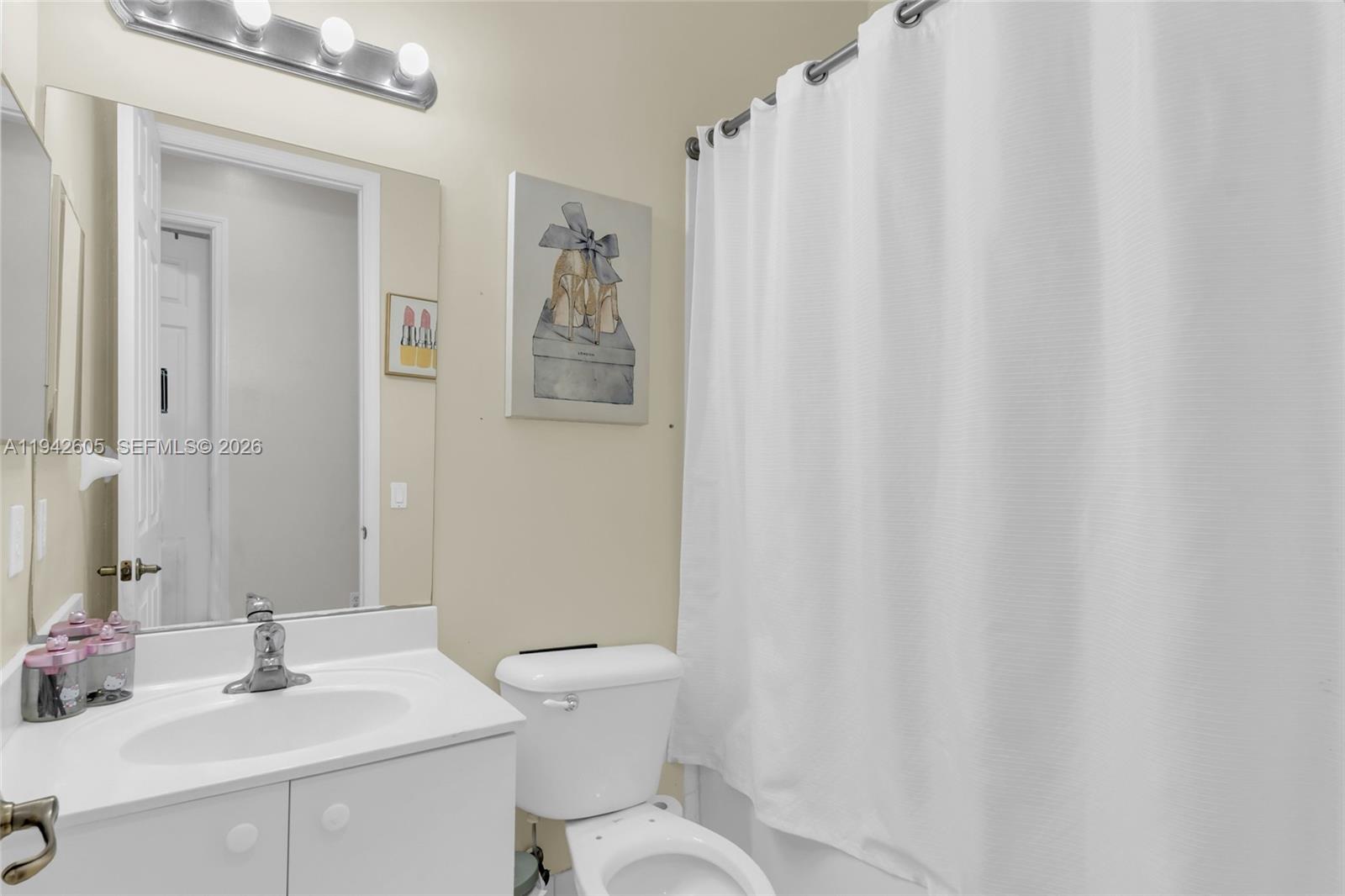 950 Ne 42nd Pl Property Photo 19