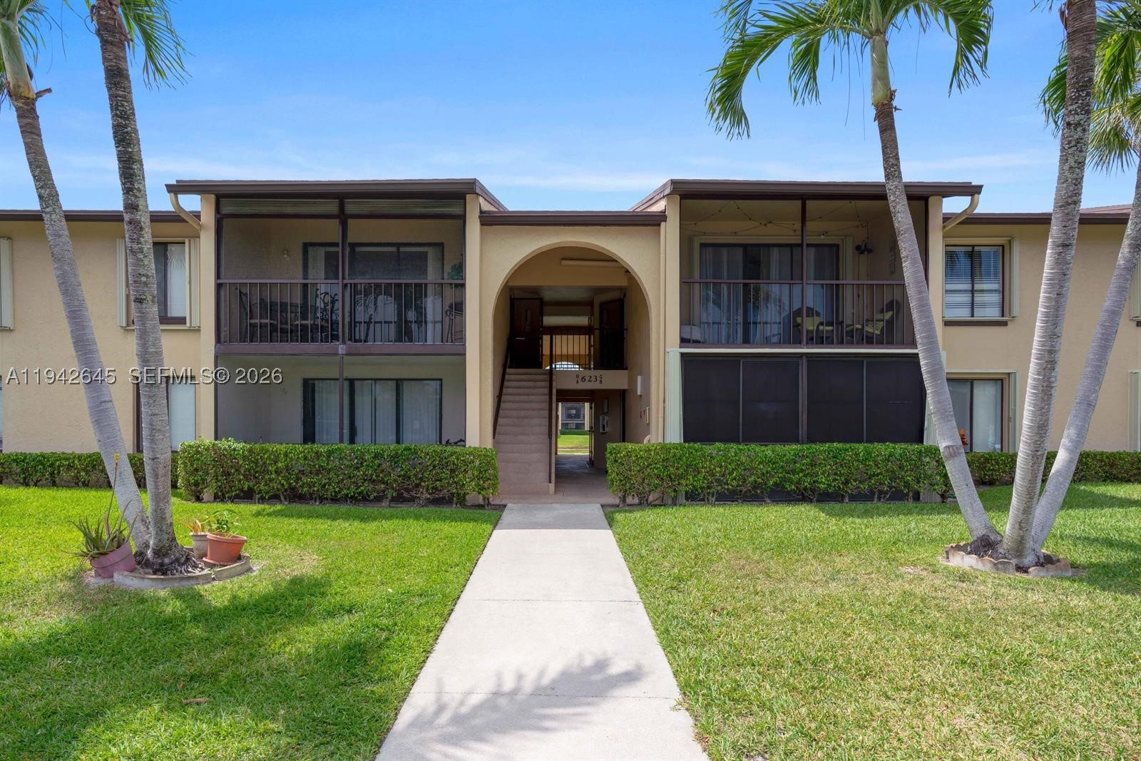 623 Sea Pine Way C1 Property Photo 2