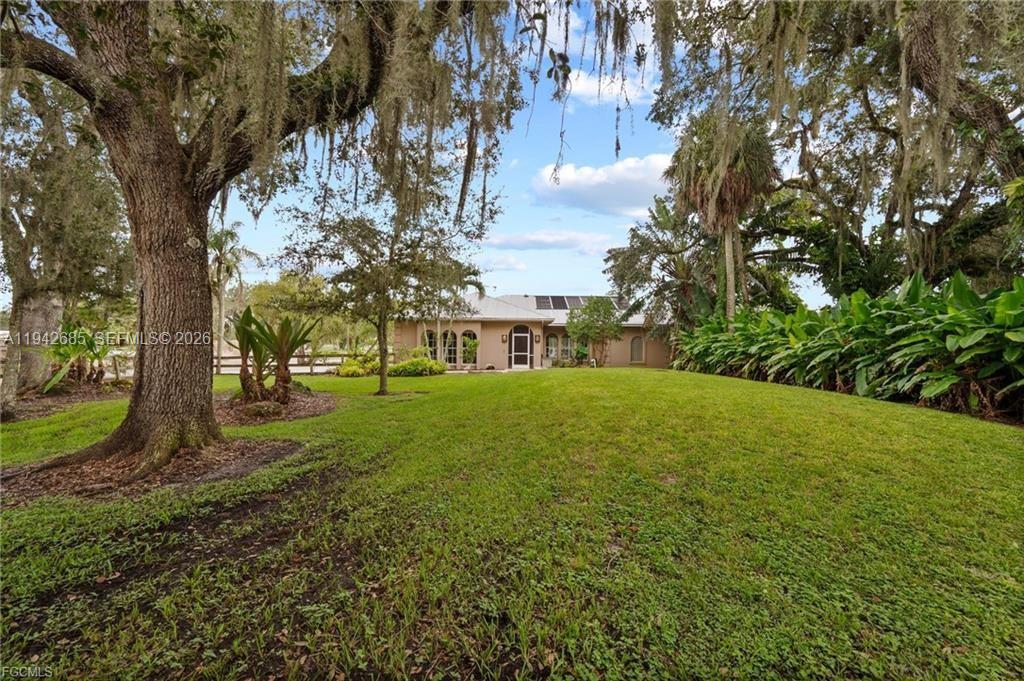 1981 Carbonata Drive Property Photo 3