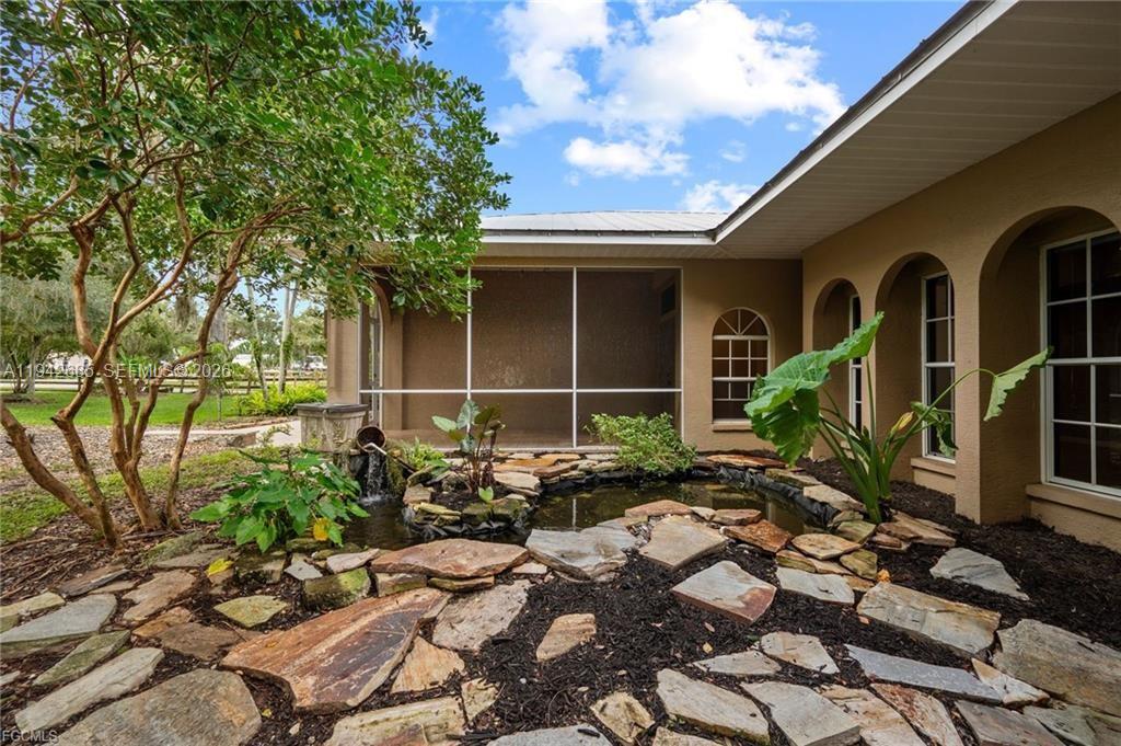 1981 Carbonata Drive Property Photo 8