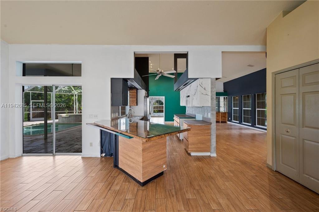1981 Carbonata Drive Property Photo 16