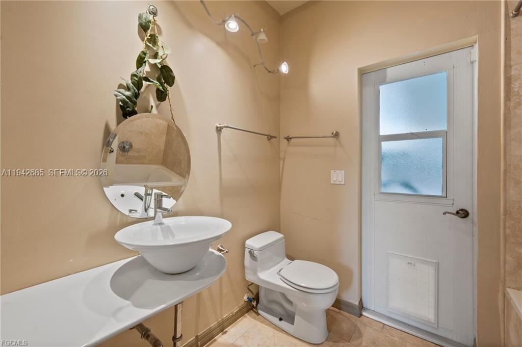1981 Carbonata Drive Property Photo 27