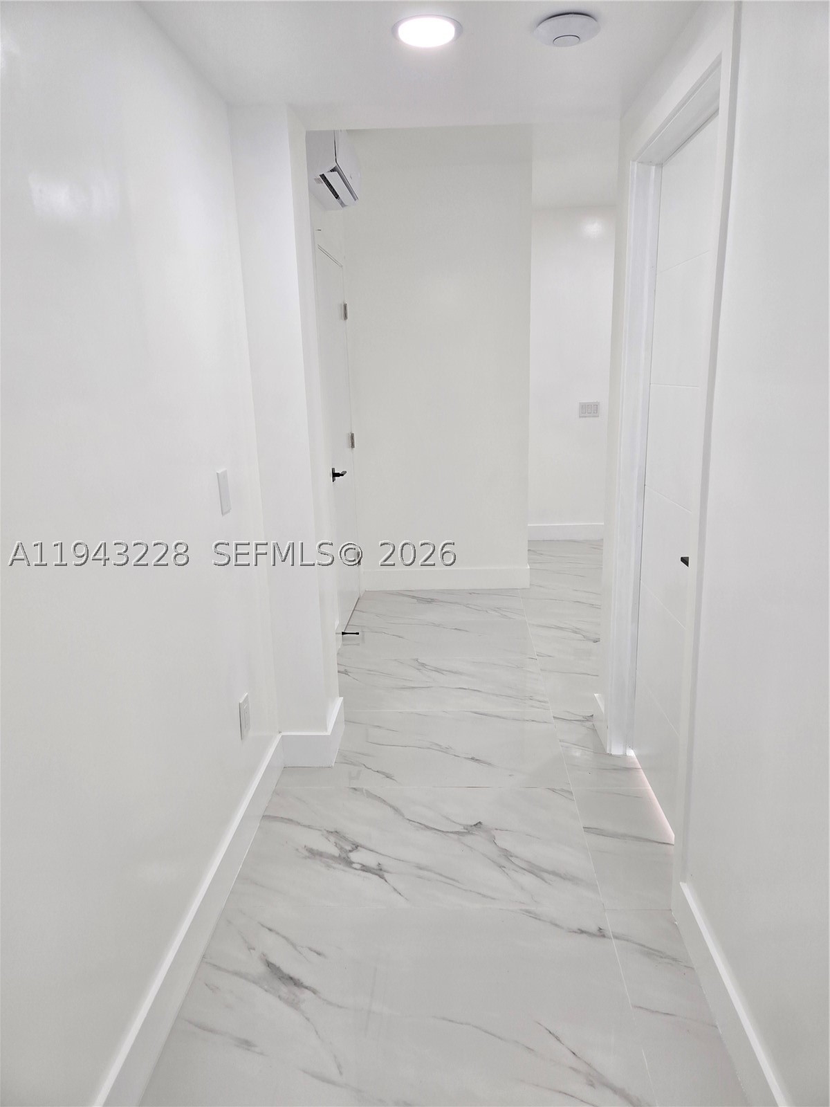 987 NE 145 B Property Photo 1