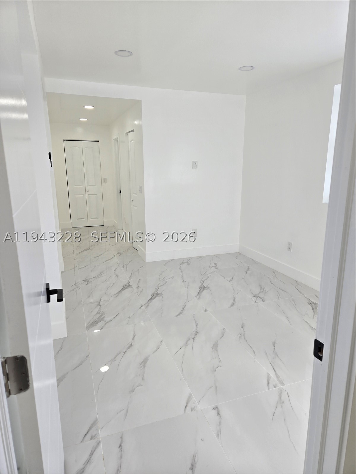 987 Ne 145 B Property Photo 3