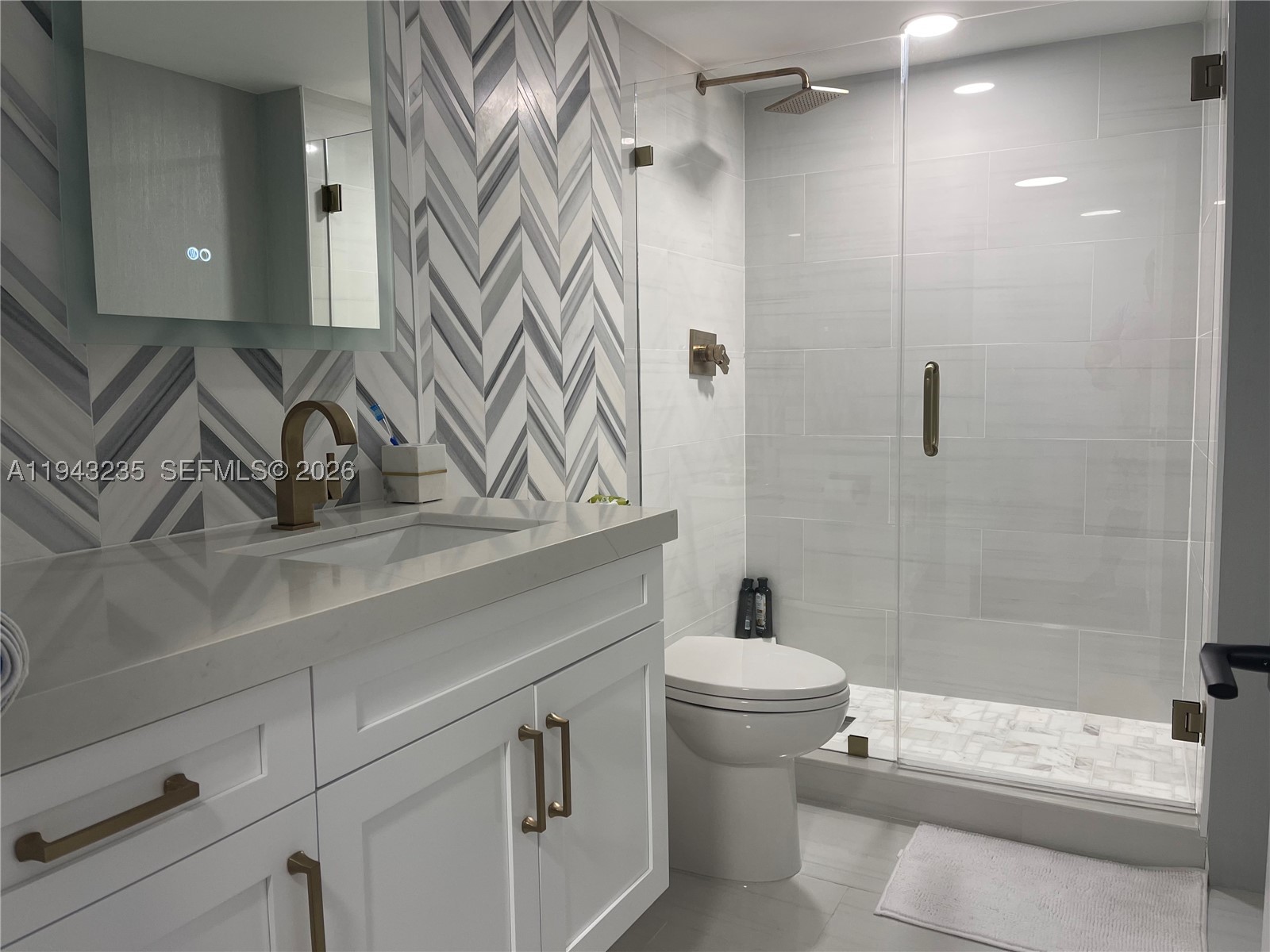 2555 Collins Ave 1409 Property Photo 1