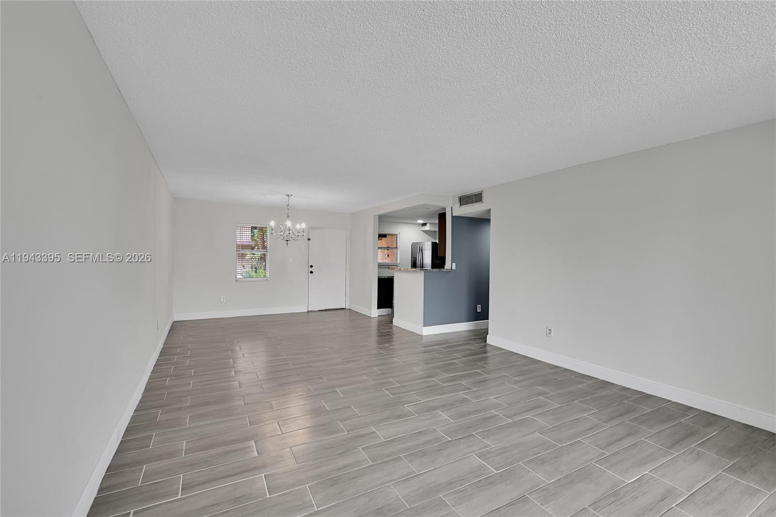 2850 Somerset Dr 105l Property Photo 12