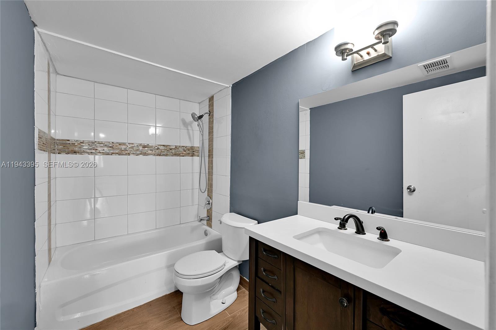 2850 Somerset Dr 105l Property Photo 16