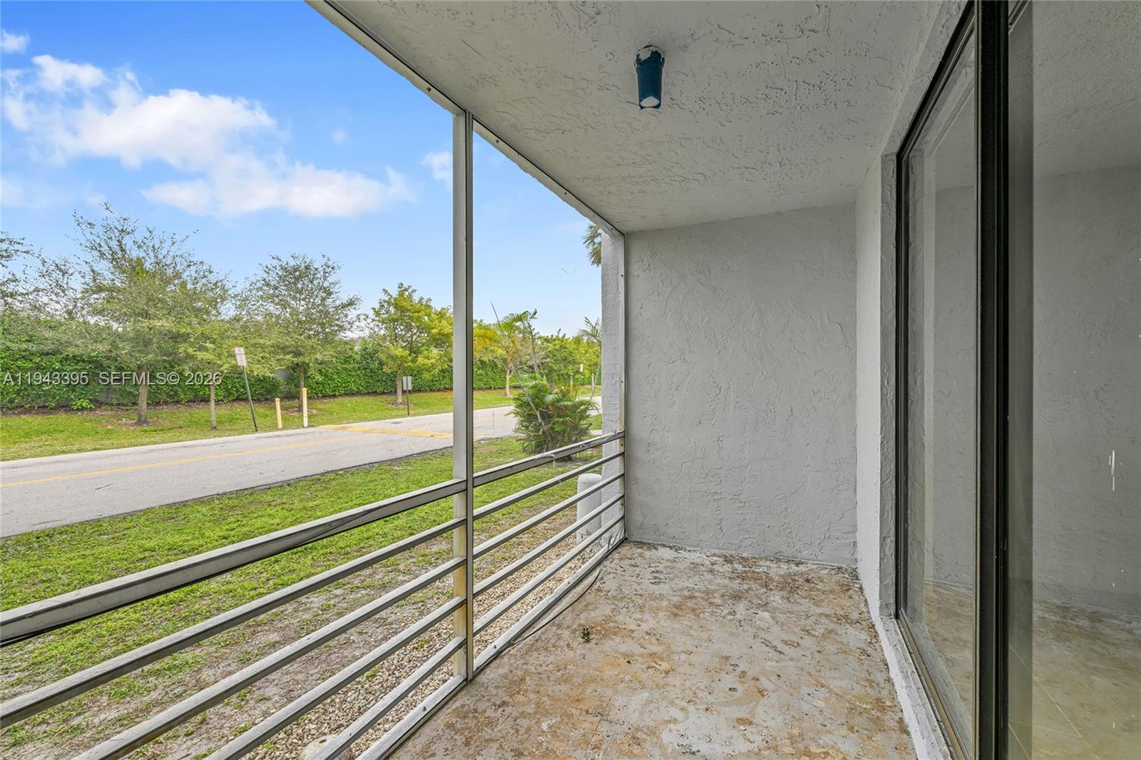 2850 Somerset Dr 105l Property Photo 18