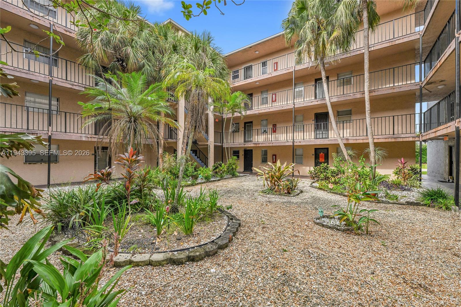 2850 Somerset Dr 105l Property Photo 21