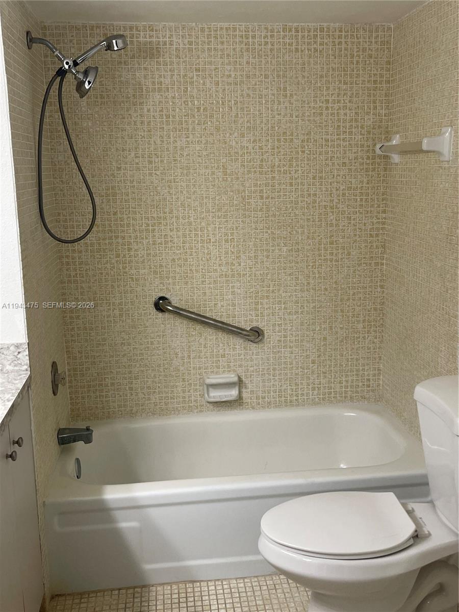 A11943475 Property Photo 7