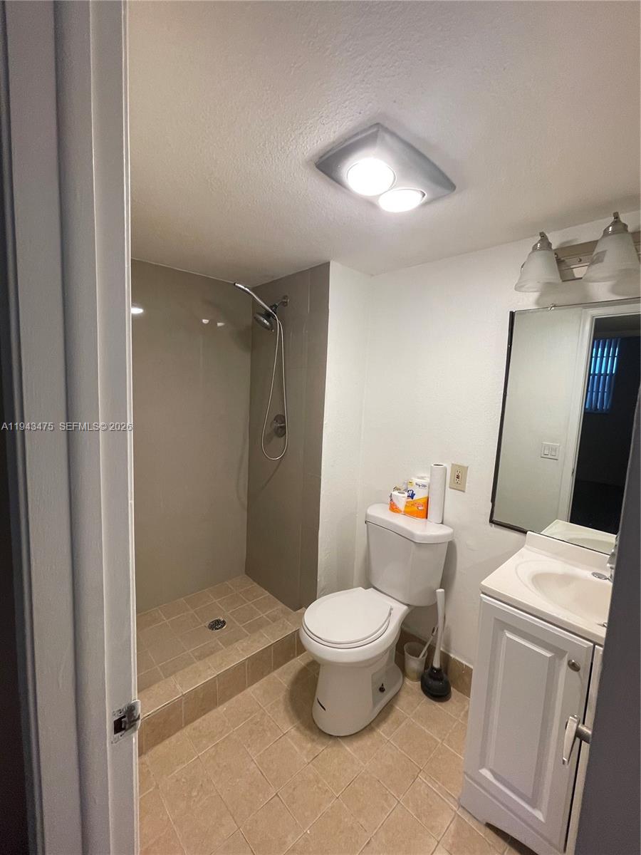 A11943475 Property Photo 10