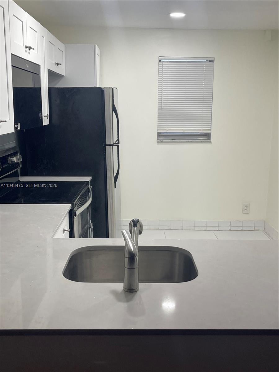 A11943475 Property Photo 13
