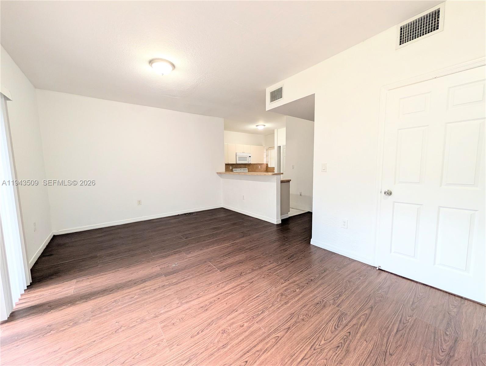 825 Sw 6th Pl Property Photo 5